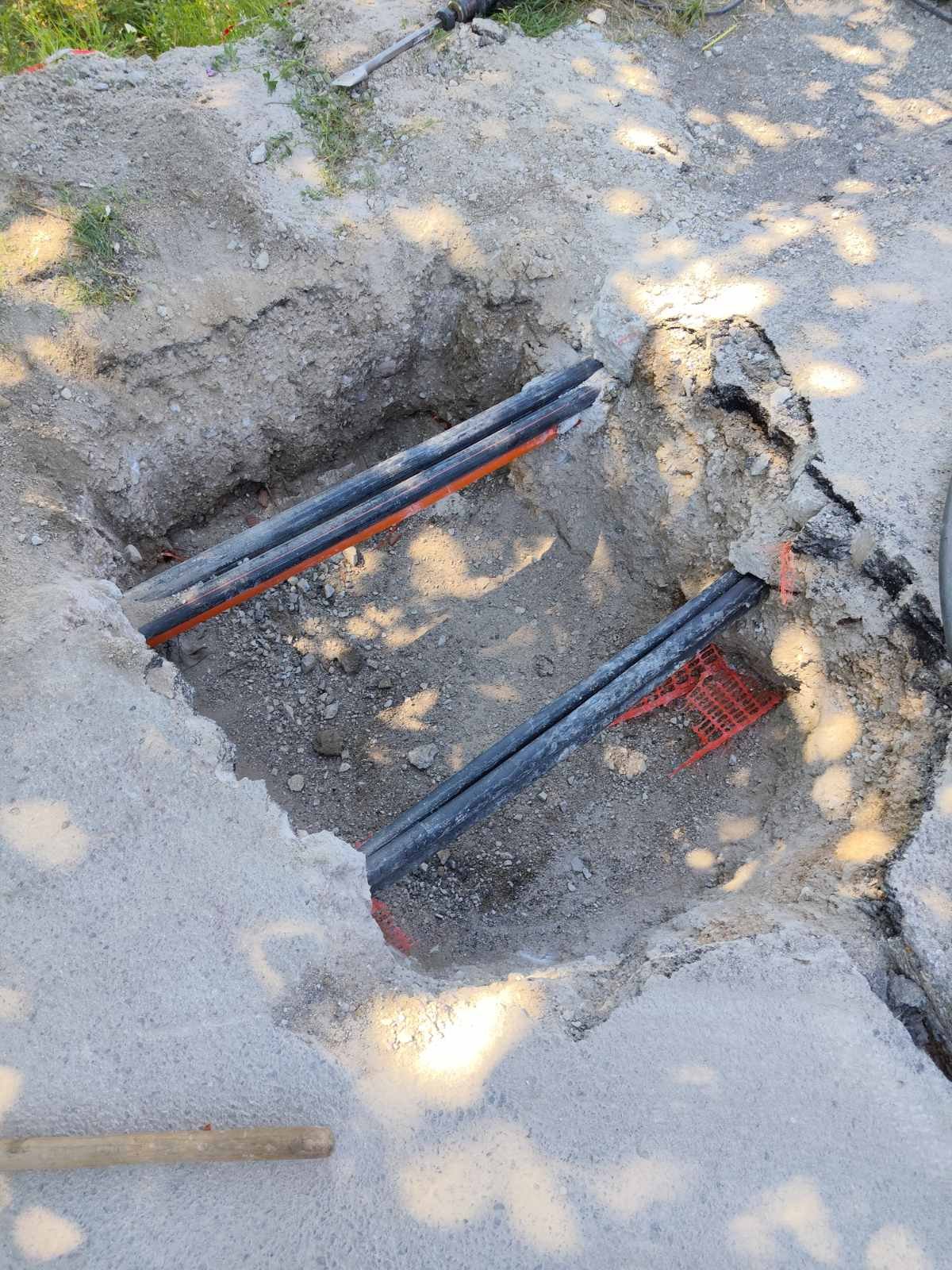 Τοποθετημένοι σωλήνες δικτύου μέσα στην ελεγχόμενη όδευση